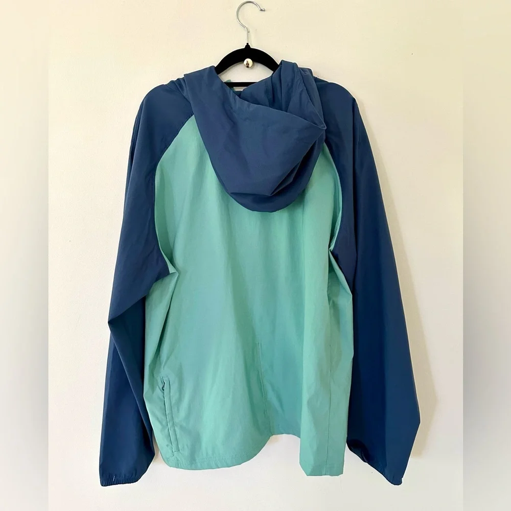 The North Face men’s Two-Tone Windbreaker Jacket - Teal & Navy NWT size L